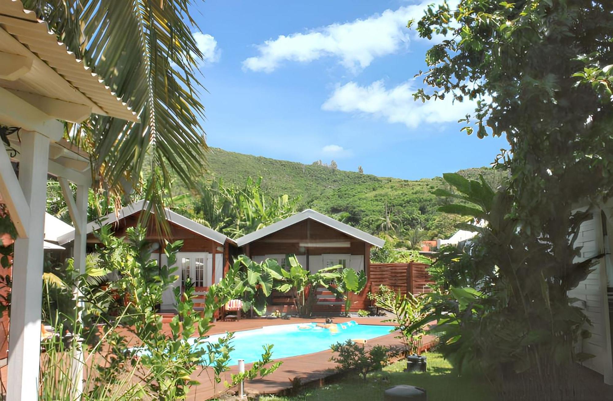 Bungalow Charmant A Saint-Joseph, Vue Sur La Piscine 外观 照片