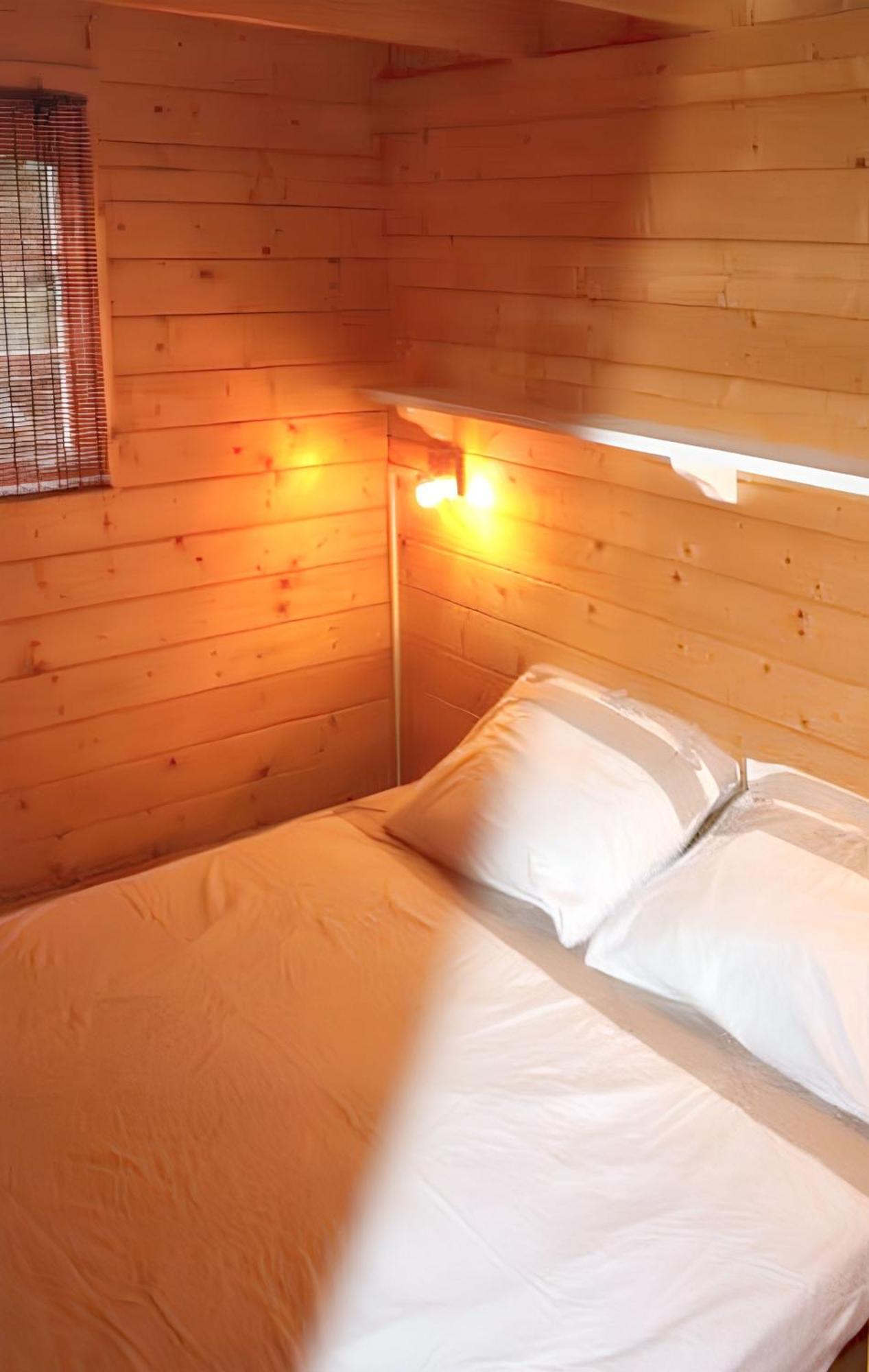 Bungalow Charmant A Saint-Joseph, Vue Sur La Piscine 外观 照片